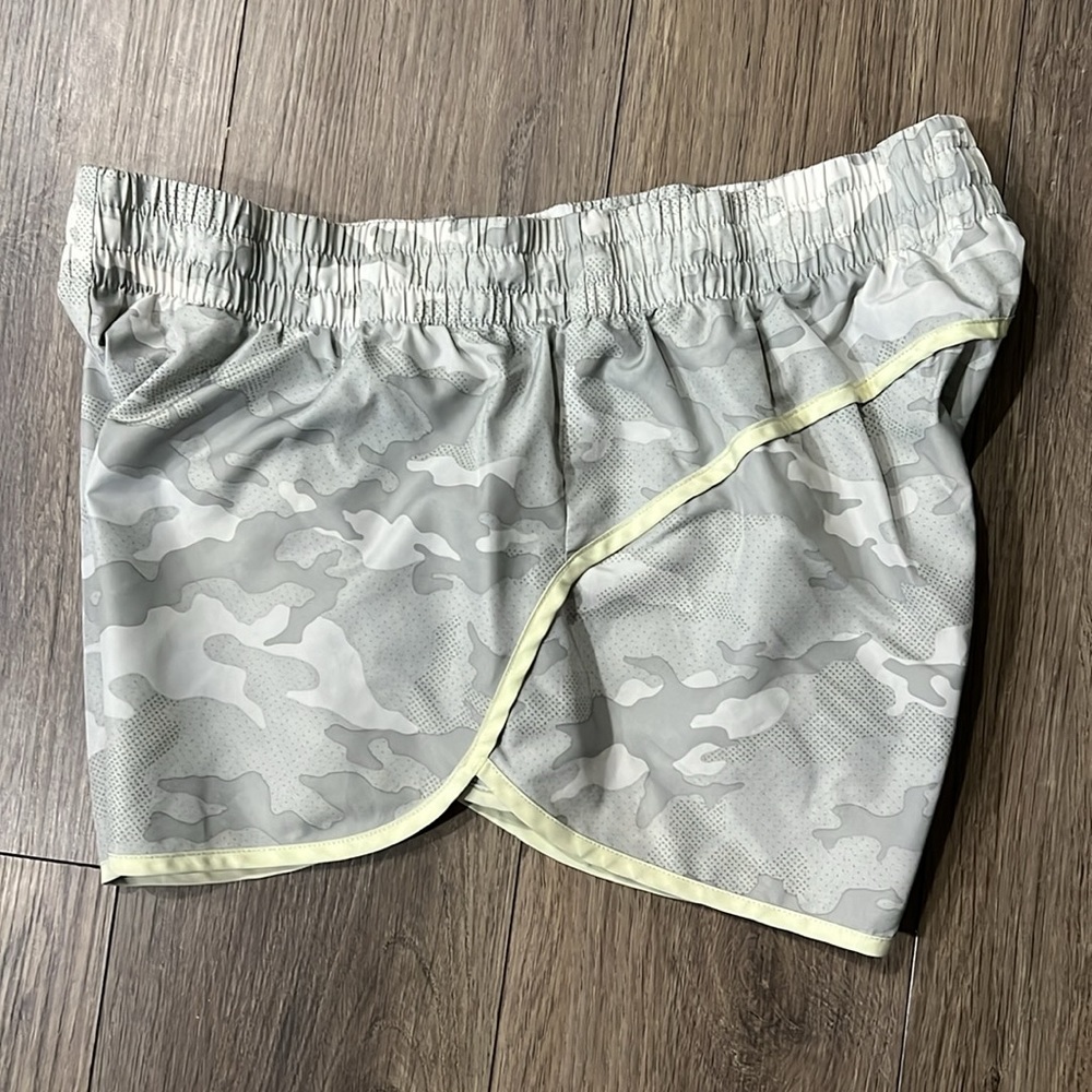 Athletic Workers Women’s Gray Camo Design Lined Athletic Running Shorts‎ 2XL - Picture 8 of 9